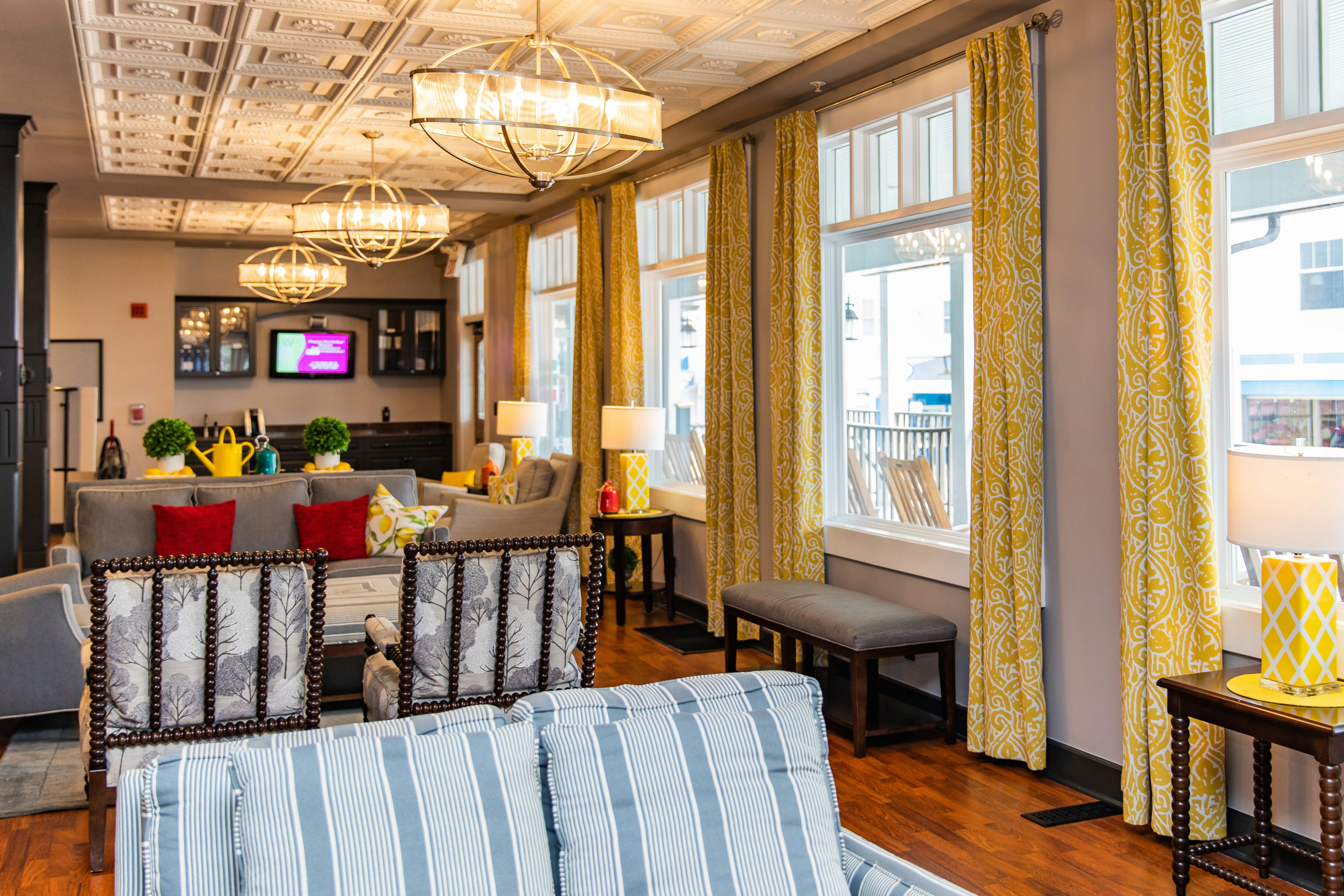 Lake View Hotel 6/46