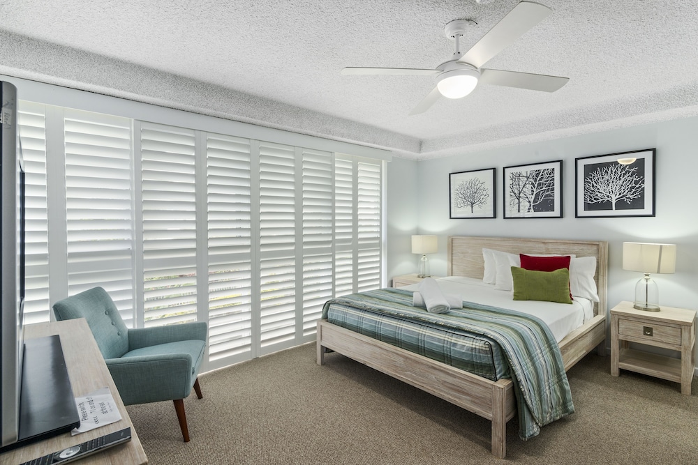 3 BEDROOMS, APARTMENT, OCEAN VIEW