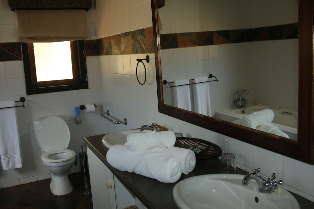 Zebra Country Lodge 49/50