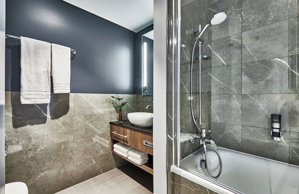 Down to Earth, Comfort, Double Bed، Nyx Hotel Warsaw By Leonardo Hotels 10/10