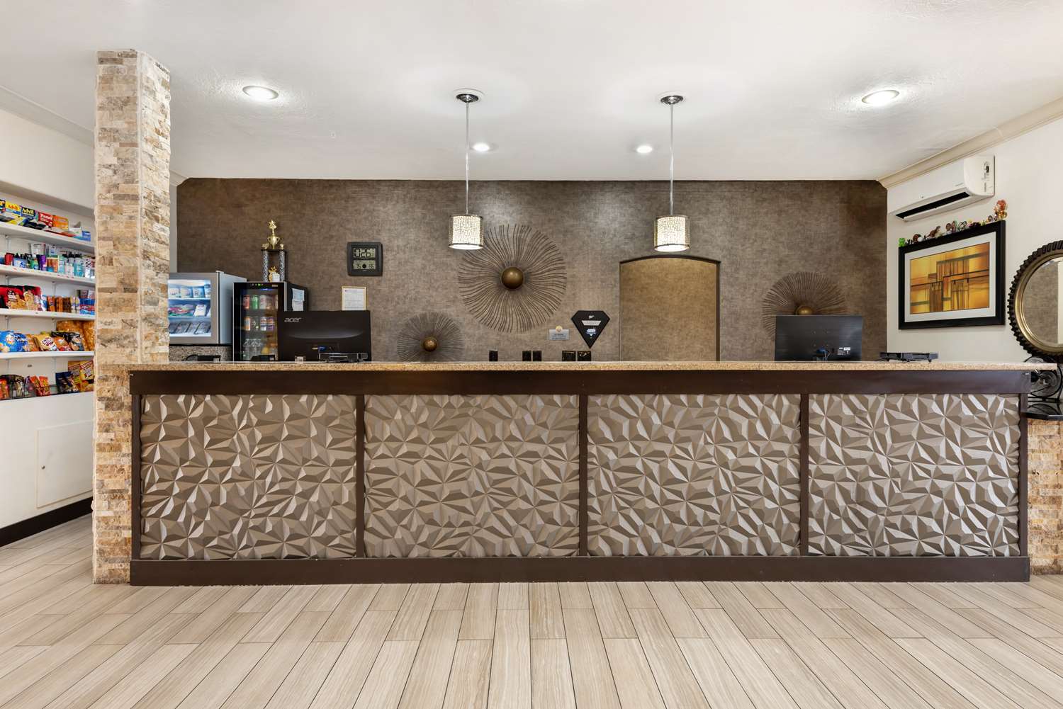 Best Western Plus Eagleridge Inn & Suites 5/17
