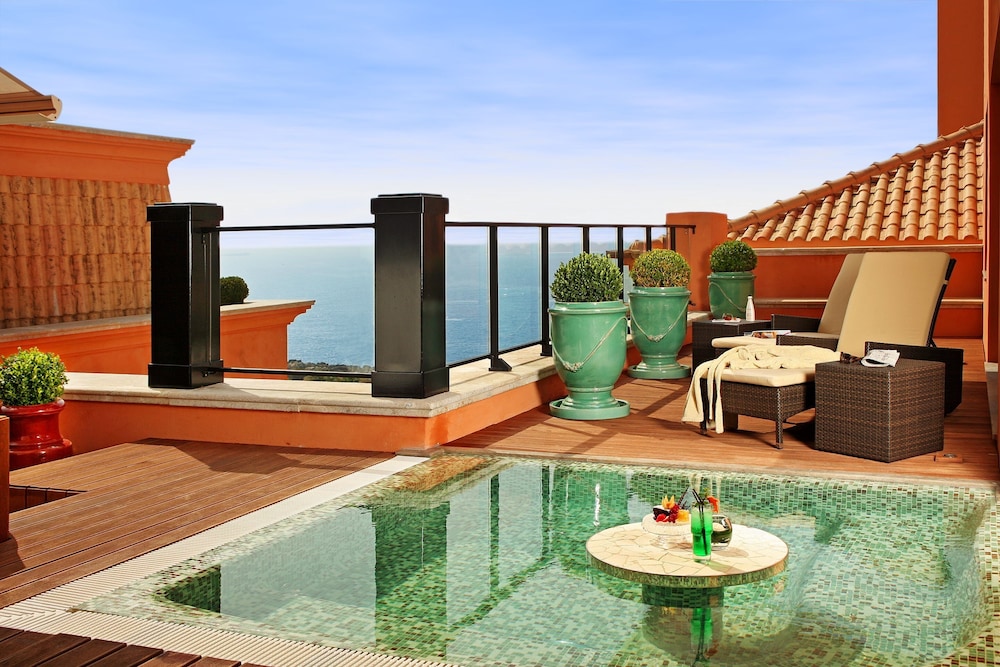 swimming pool spa