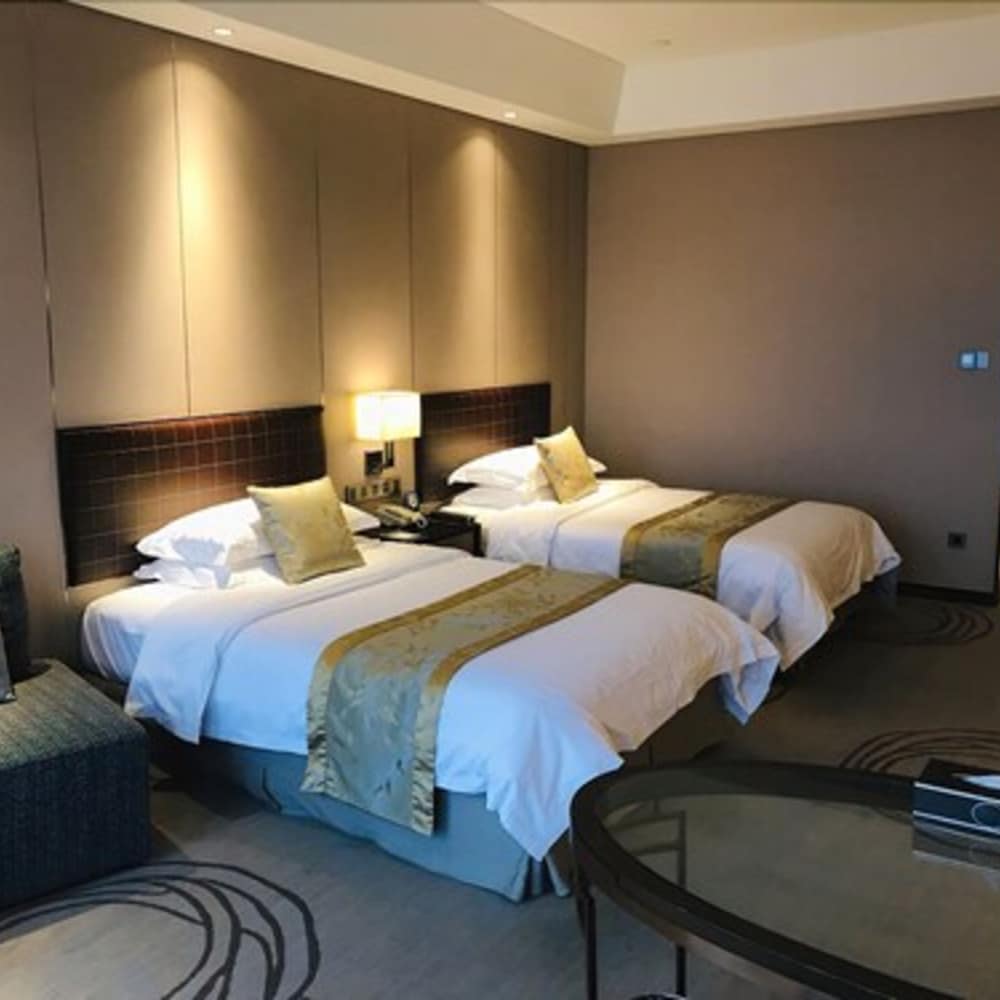 Golden Eagle Summit Hotel Yancheng 15/98