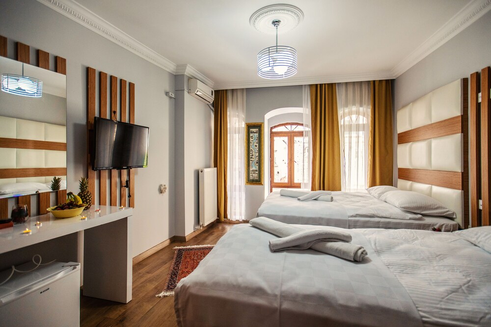 PANORAMIC, 2 QUEEN BEDS, SEA VIEW