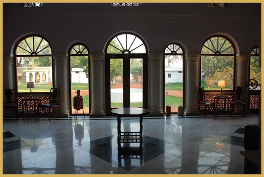 Welcomeheritage Bijayniwas Palace 24/47