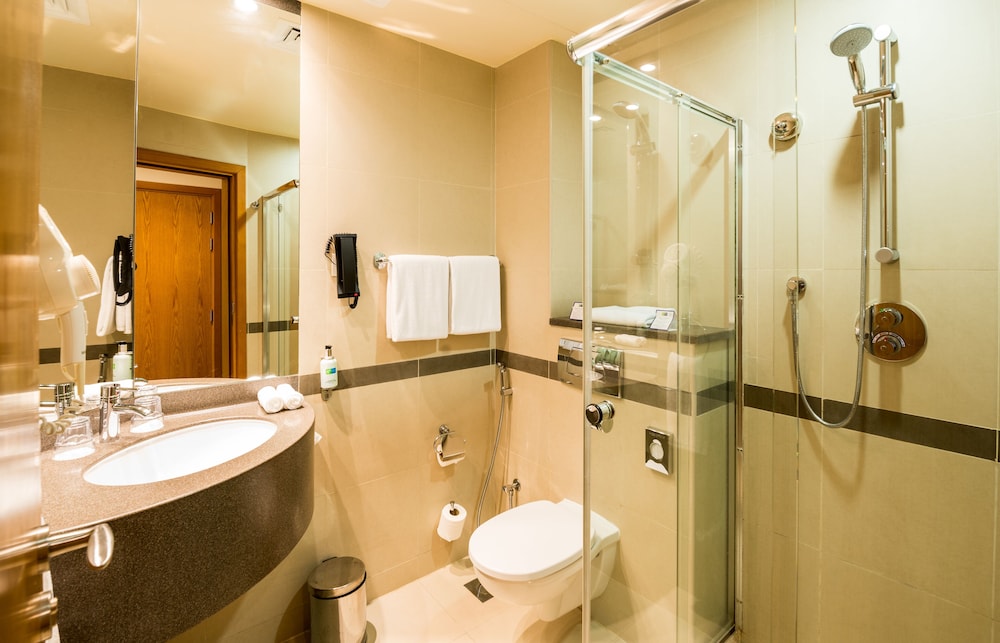 Holiday Inn Express Dubai Airport 43/44