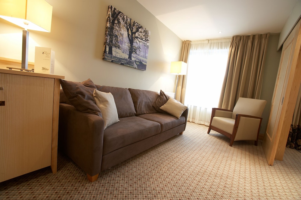 Lancaster House 49/56