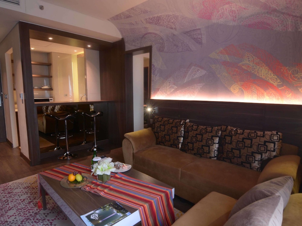 Mercure Karawang 43/66
