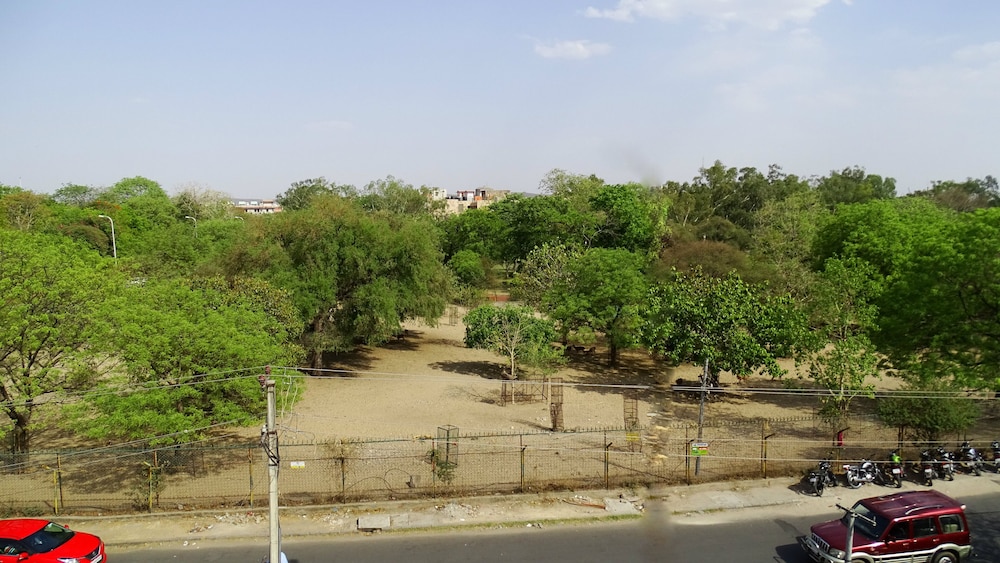 Hotel Shikha 5/59