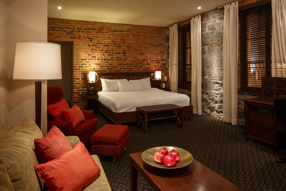 Hotel Nelligan 35/56