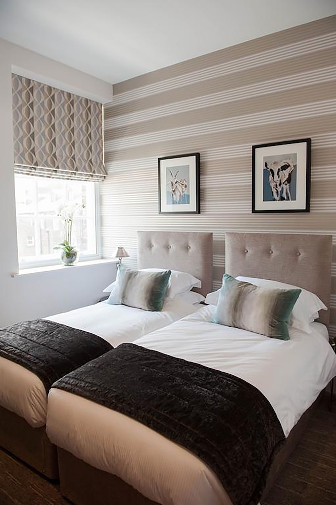 2 Bedrooms, Penthouse, Double and Twin Beds