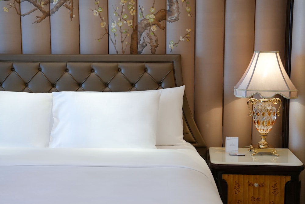 Wanda Reign Wuhan 32/67