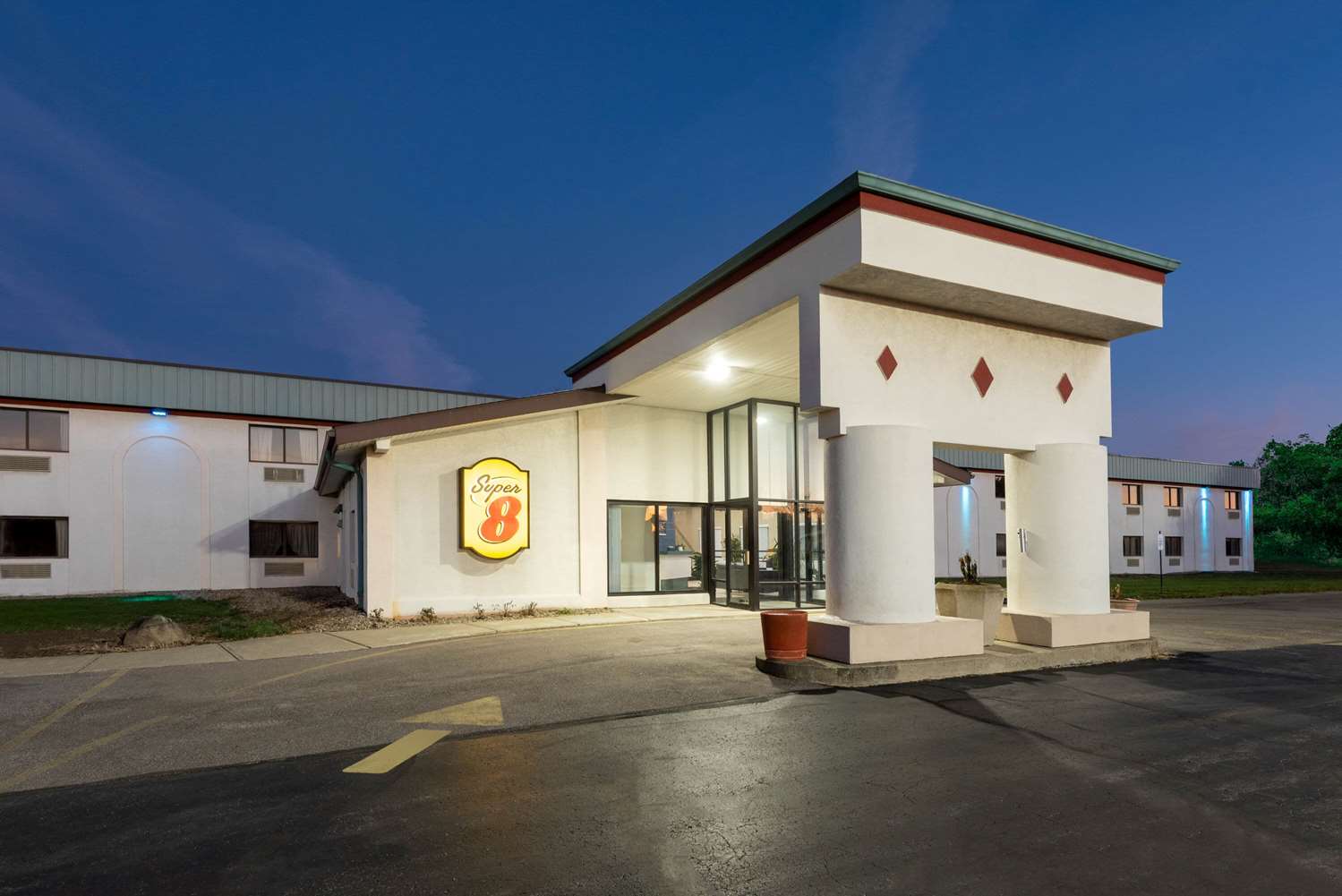 Super 8 by Wyndham Cleveland OH 5/9