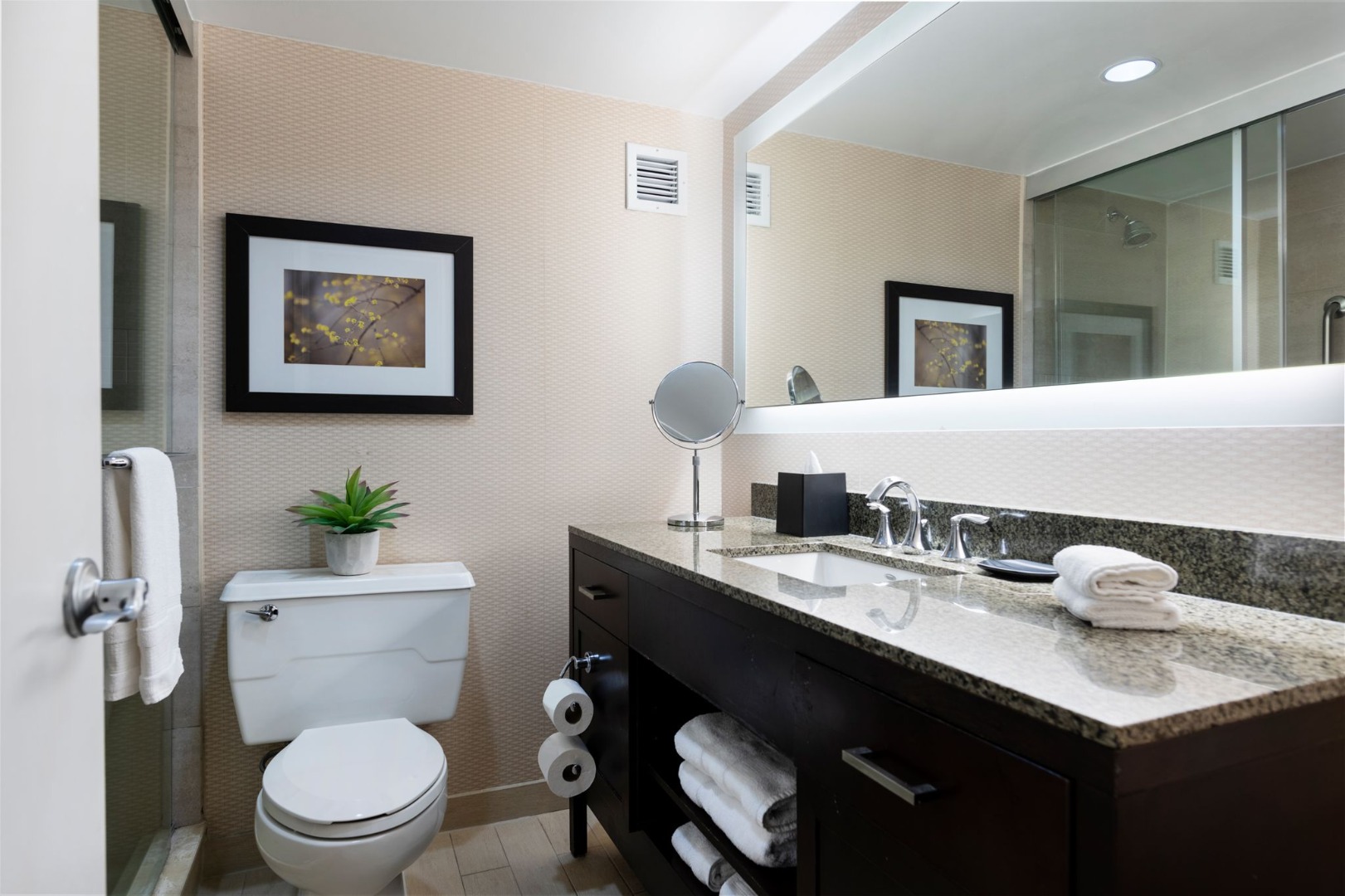 1 Bedroom, Suite, King Bed, The Stamford Hotel 2/2