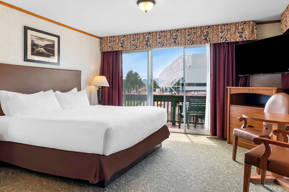 Standard, King Bed, Balcony