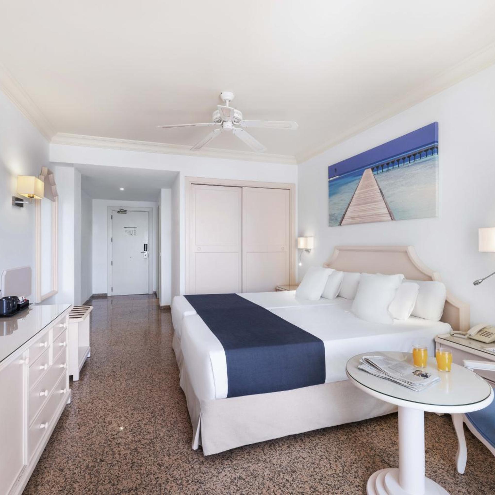 Room, Double Bed, Pool View