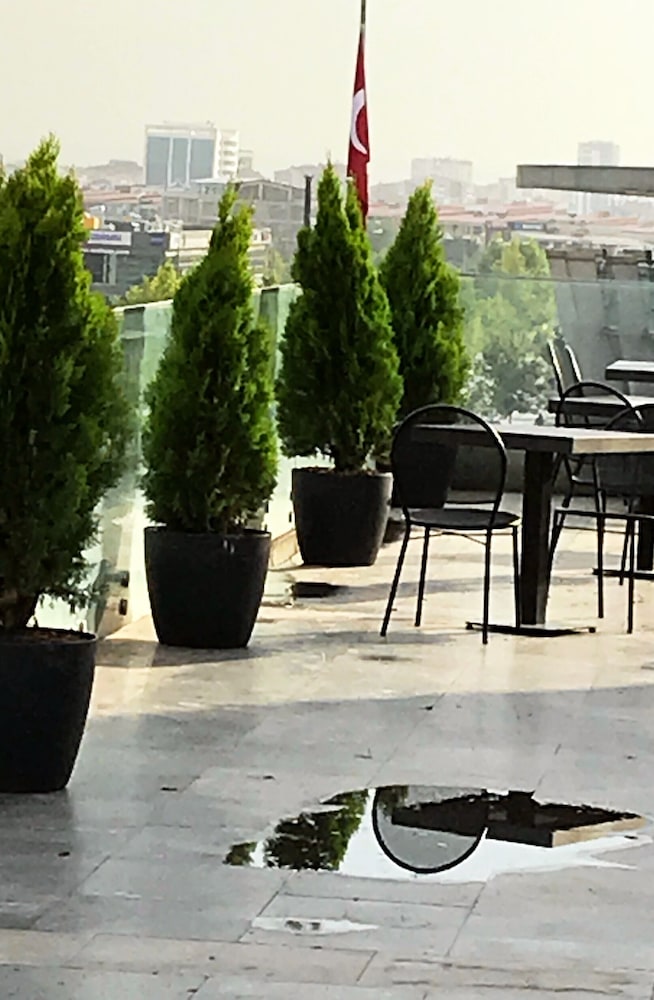 Hm Commerce Hotel 64/66