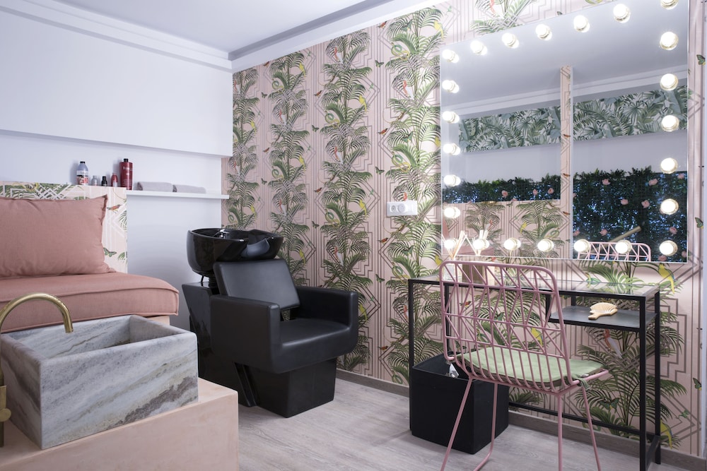 The Alley Boutique & Spa 31/50
