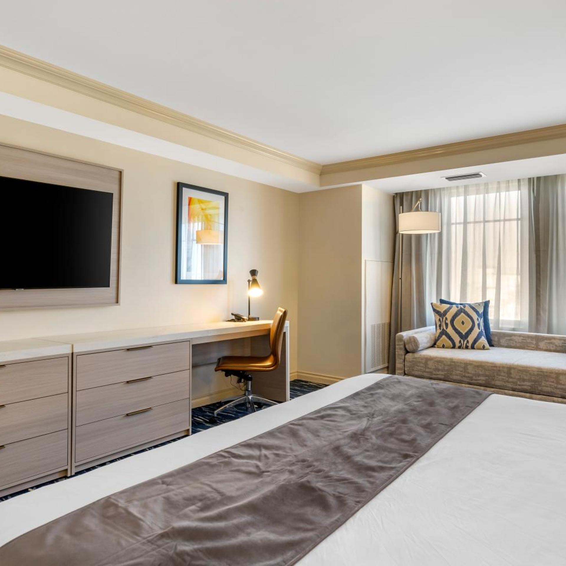 Room, King Bed, Harbour View