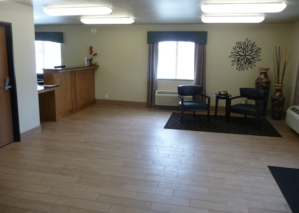 Travelodge By Wyndham Livonia 4/21