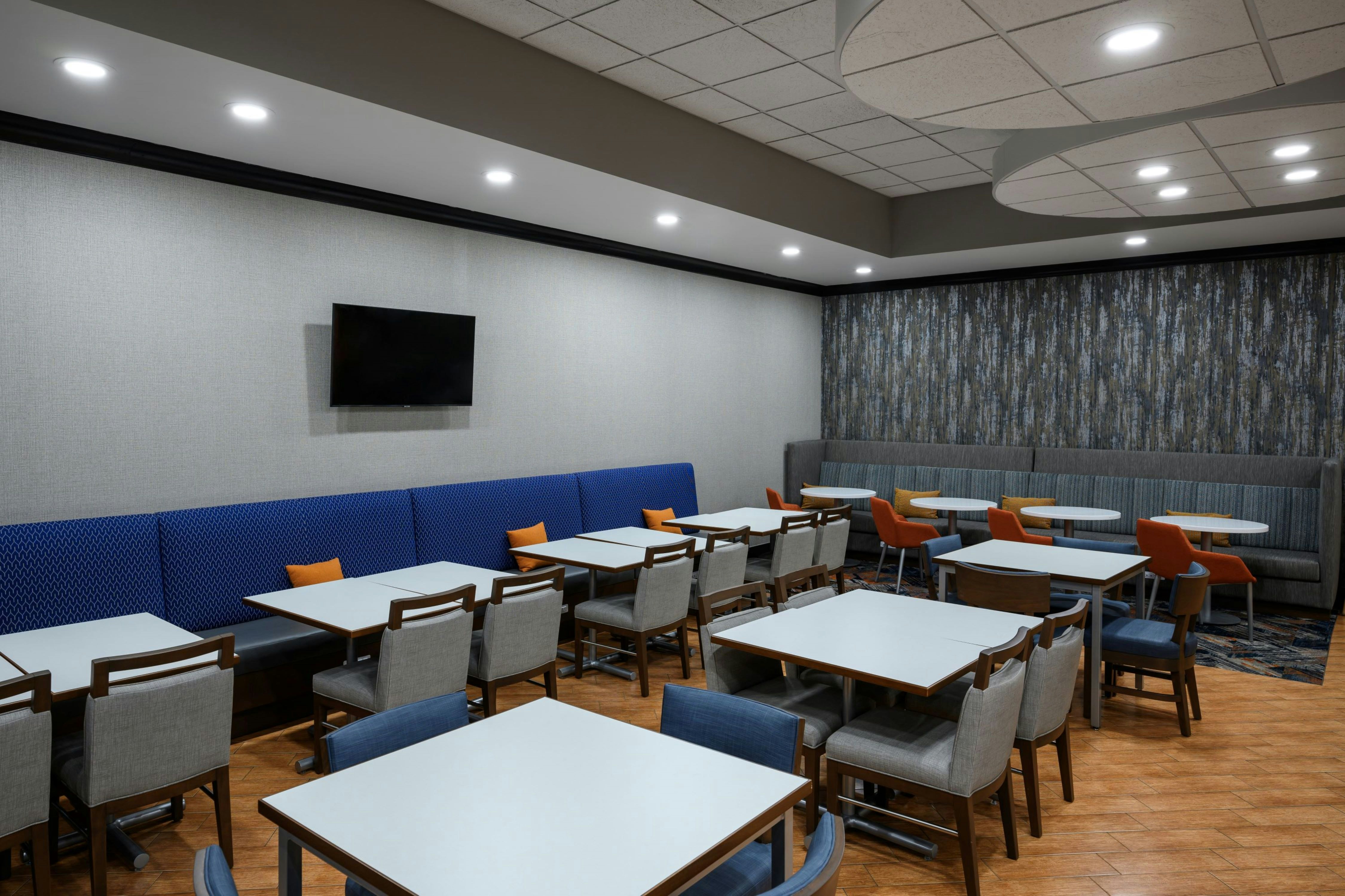 Hampton Inn Evansville Airport 61/70