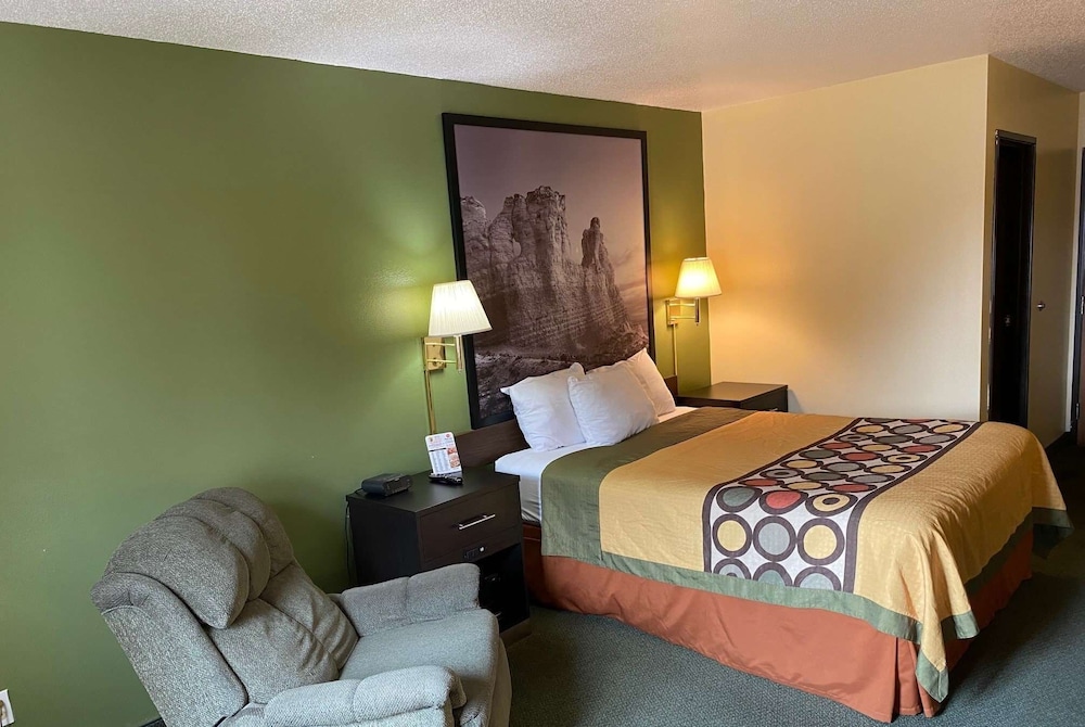 Super 8 by Wyndham Colby 10/42