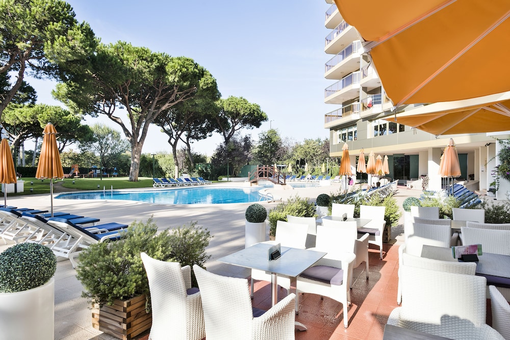 Beverly Park Hotel Spa 60/66