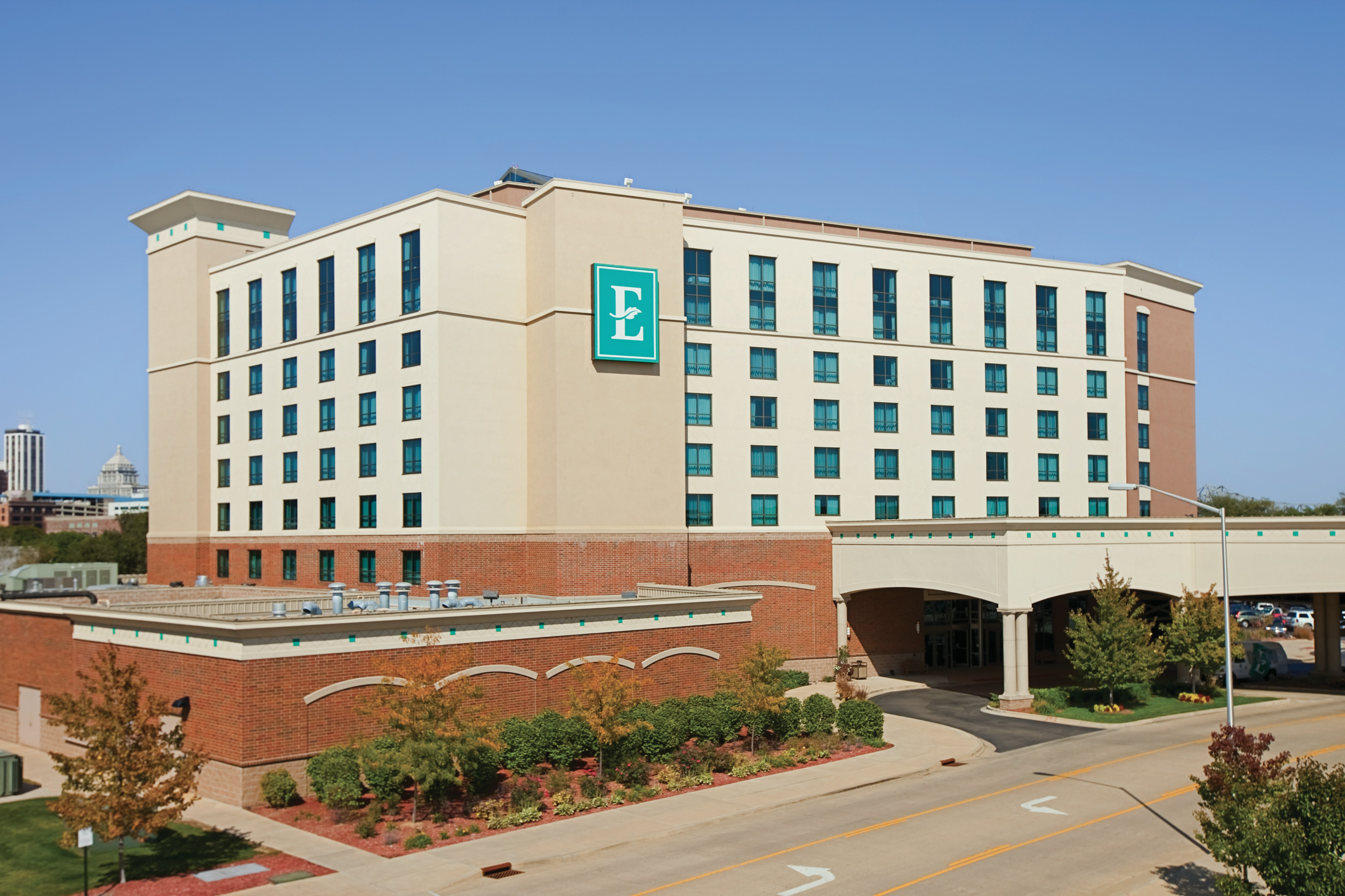 Embassy Suites By Hilton E Peoria Riverfront Conf Center 4/60