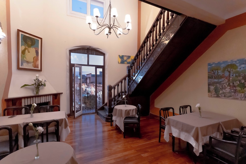 Hotel Colonial Salta 26/50