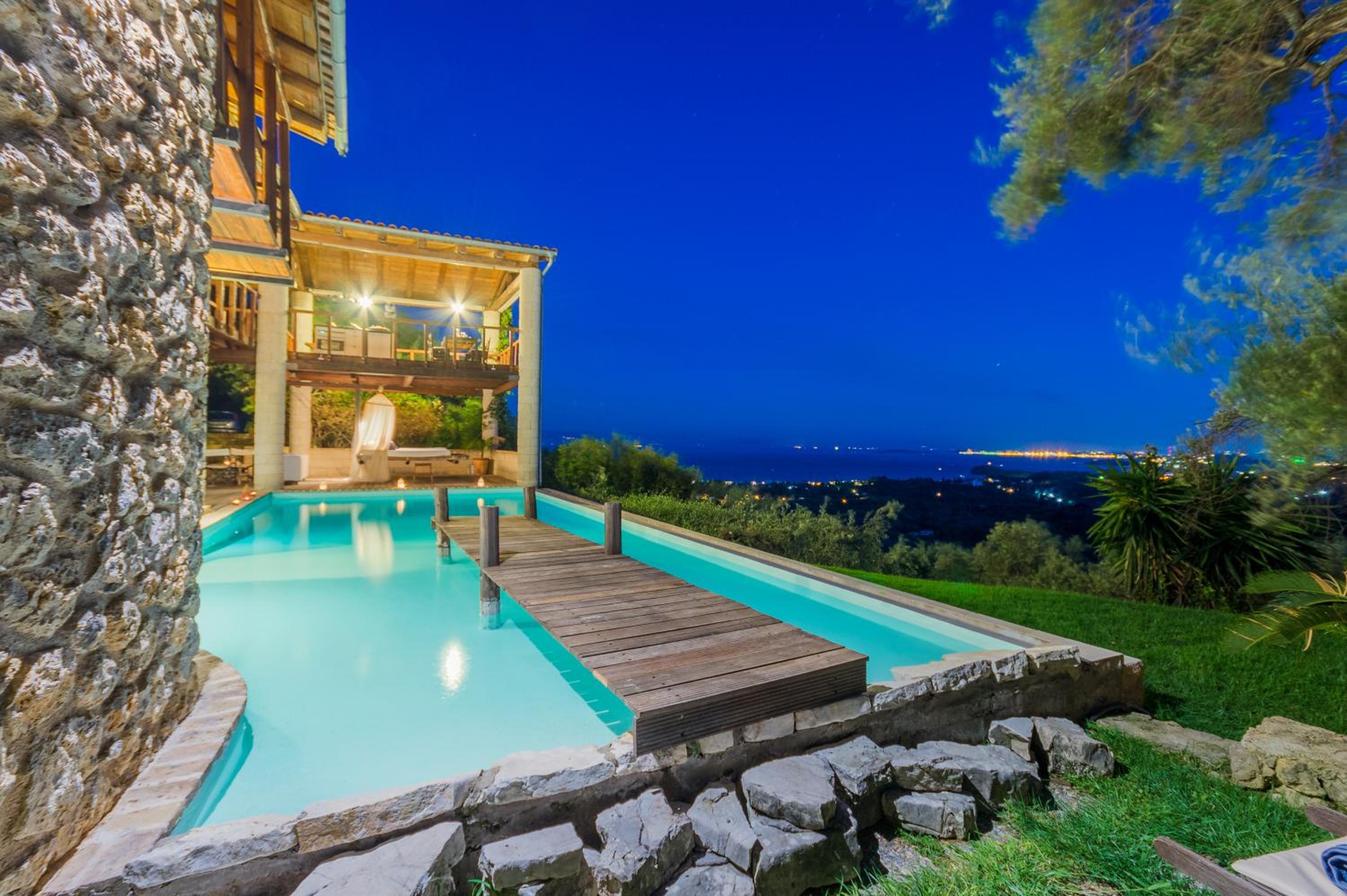 Villa Bournella 23/28