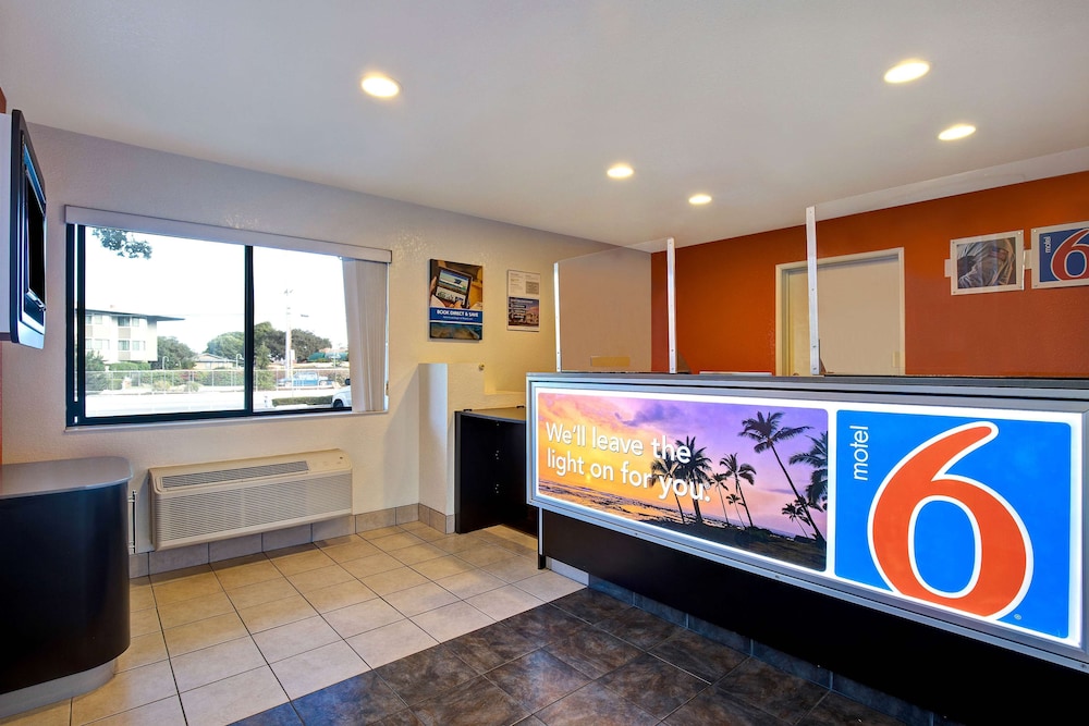 Motel6 Monterey, CA 20/57
