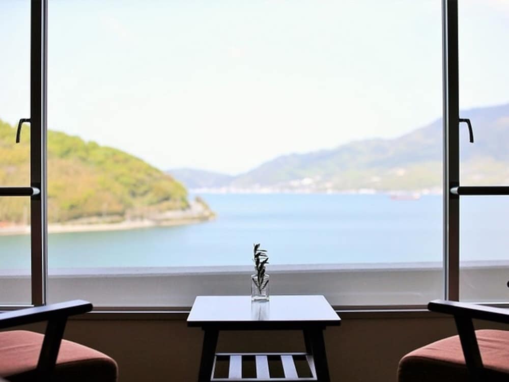 BAY RESORT HOTEL SHODOSHIMA 68/68