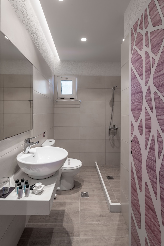2 Bedrooms, Deluxe, Double and Twin Beds, 2 Bathrooms، Porto Greco Village Beach Hotel - All Inclusive 4/5