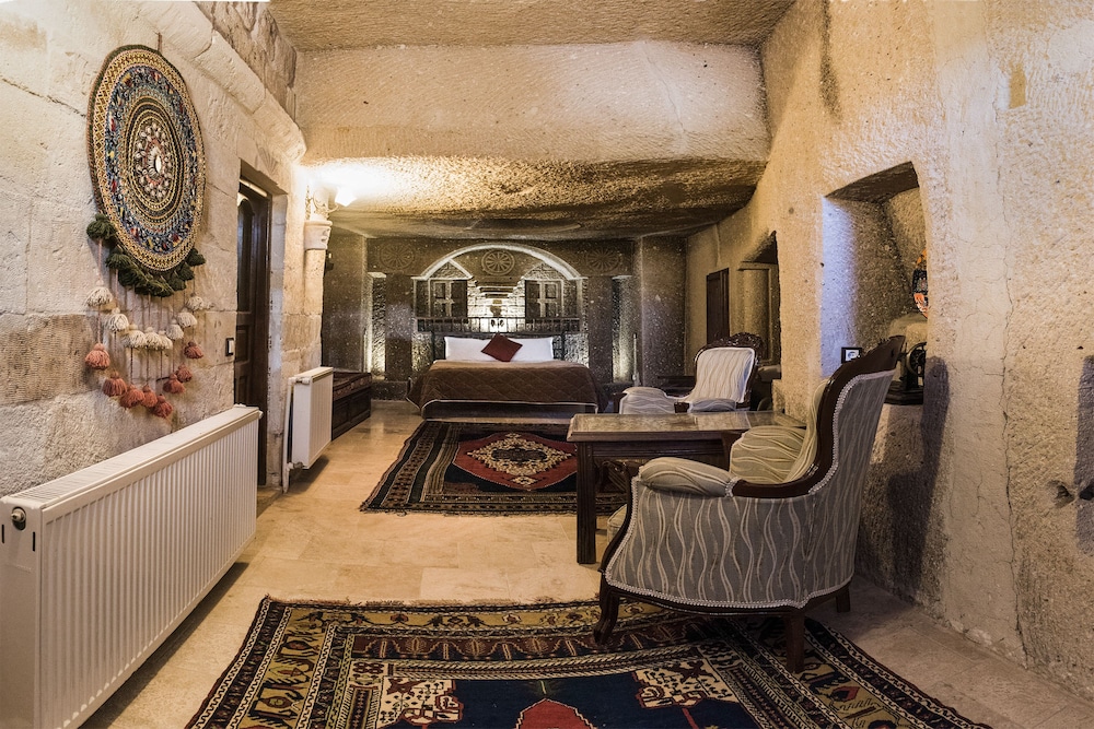 Antique Terrace Suites 30/50