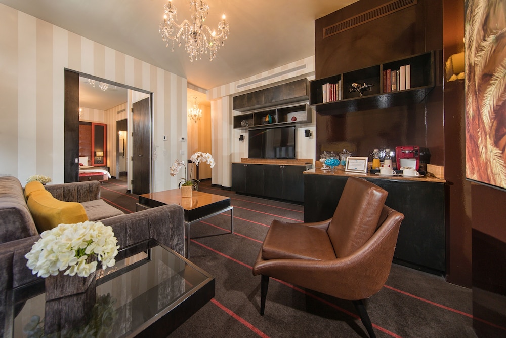 Sanctuary Hotel New York 40/56