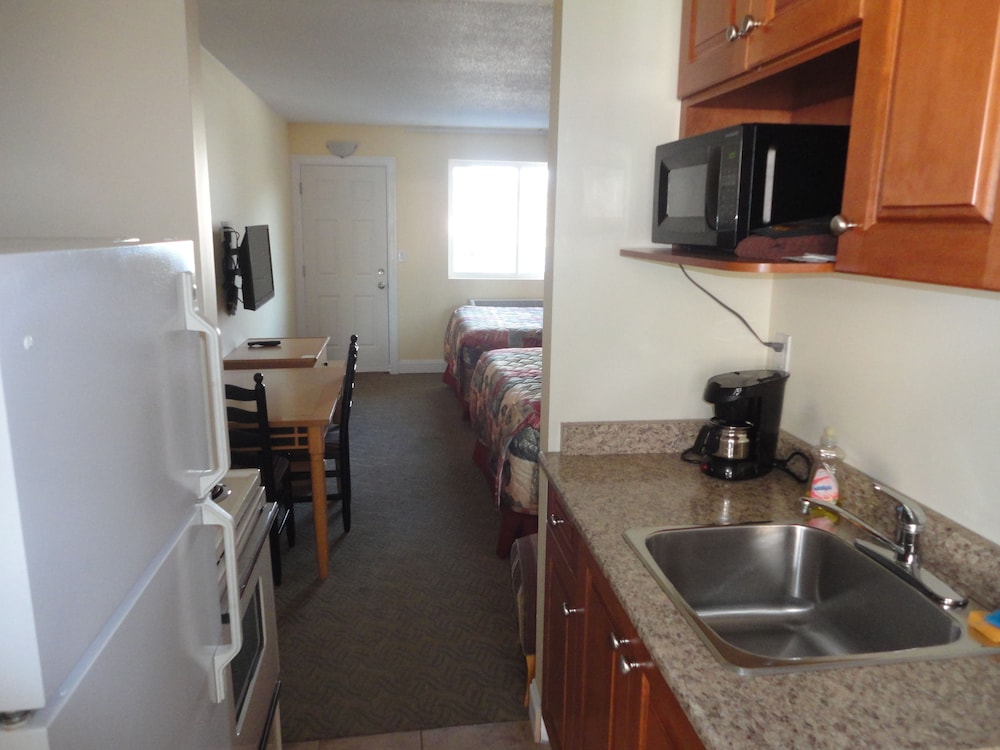 Sahara Courtyard Inn Penticton 46/77