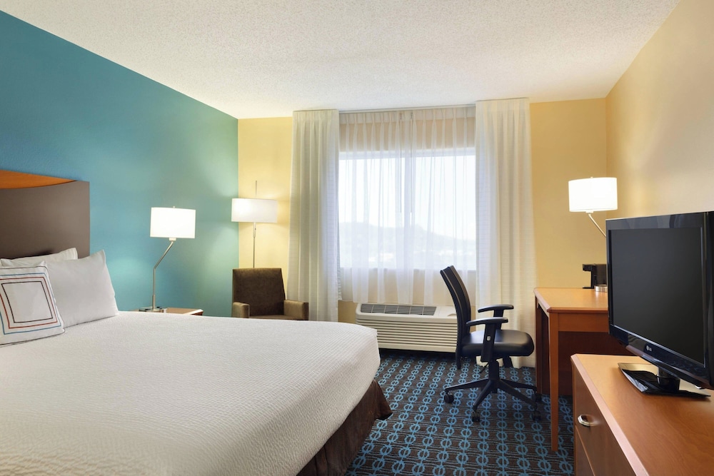 ROOM, KING BED, ACCESSIBLE