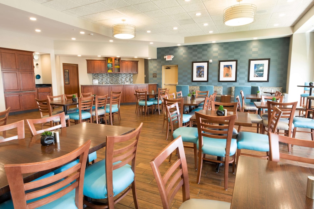 Drury Inn & Suites Colorado Springs 33/50