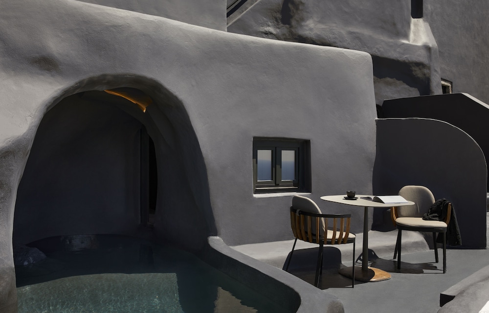 Kivotos Santorini 42/49