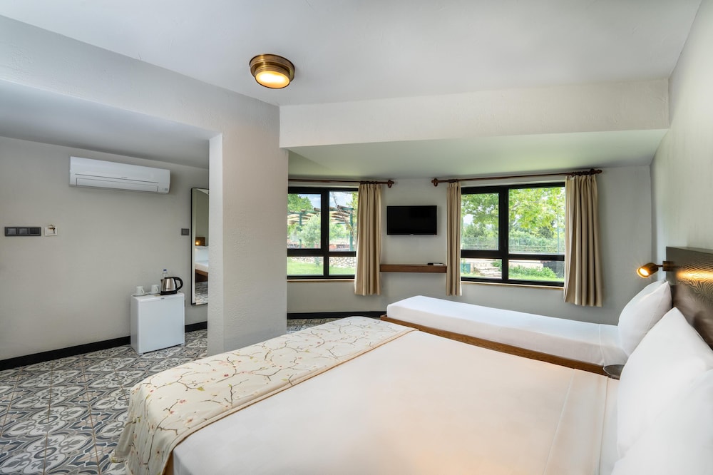 ECONOMY, TWIN BEDS, GARDEN VIEW