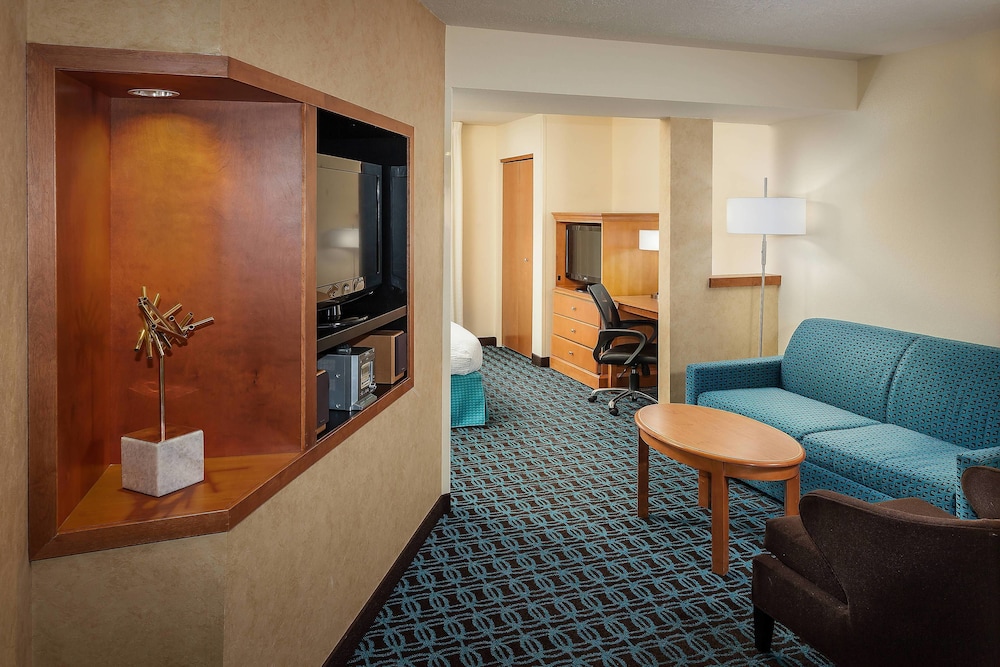 Fairfield Inn & Suites Anchorage Midtown 5/7