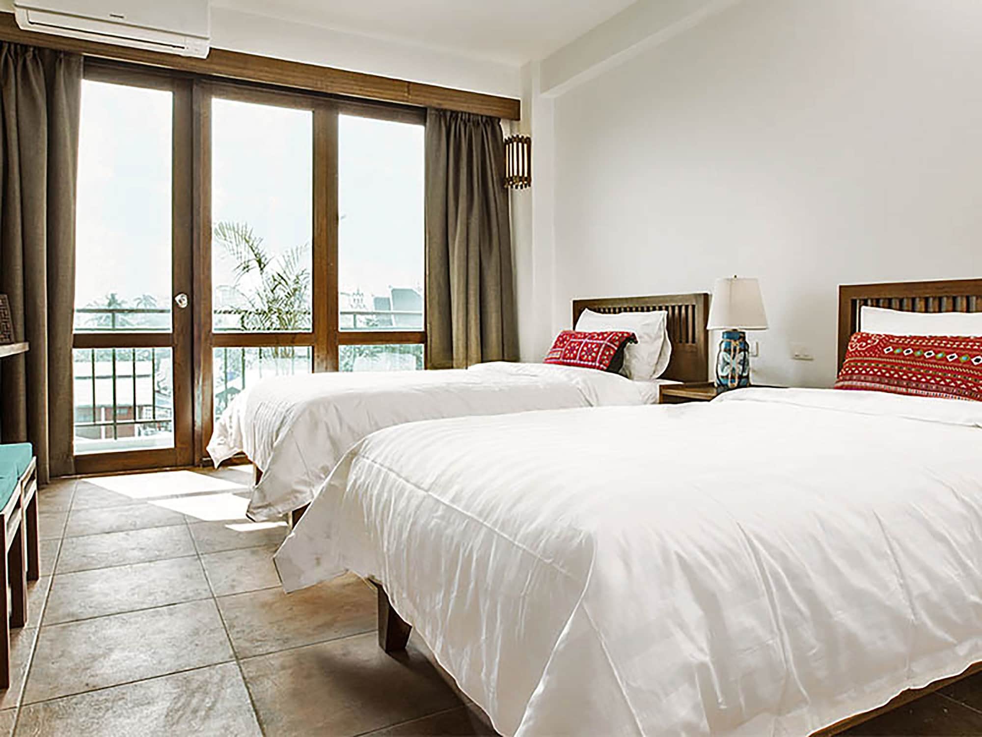 SUPERIOR, TWIN BEDS