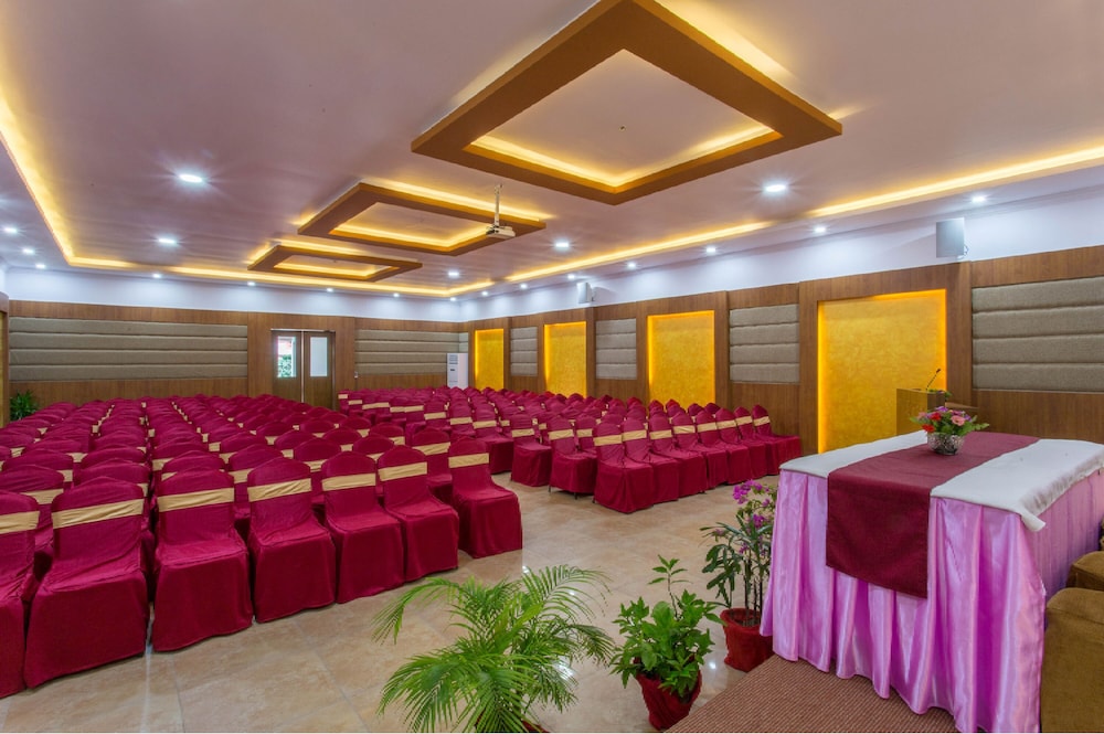 Atithi Resort And Spa 50/67
