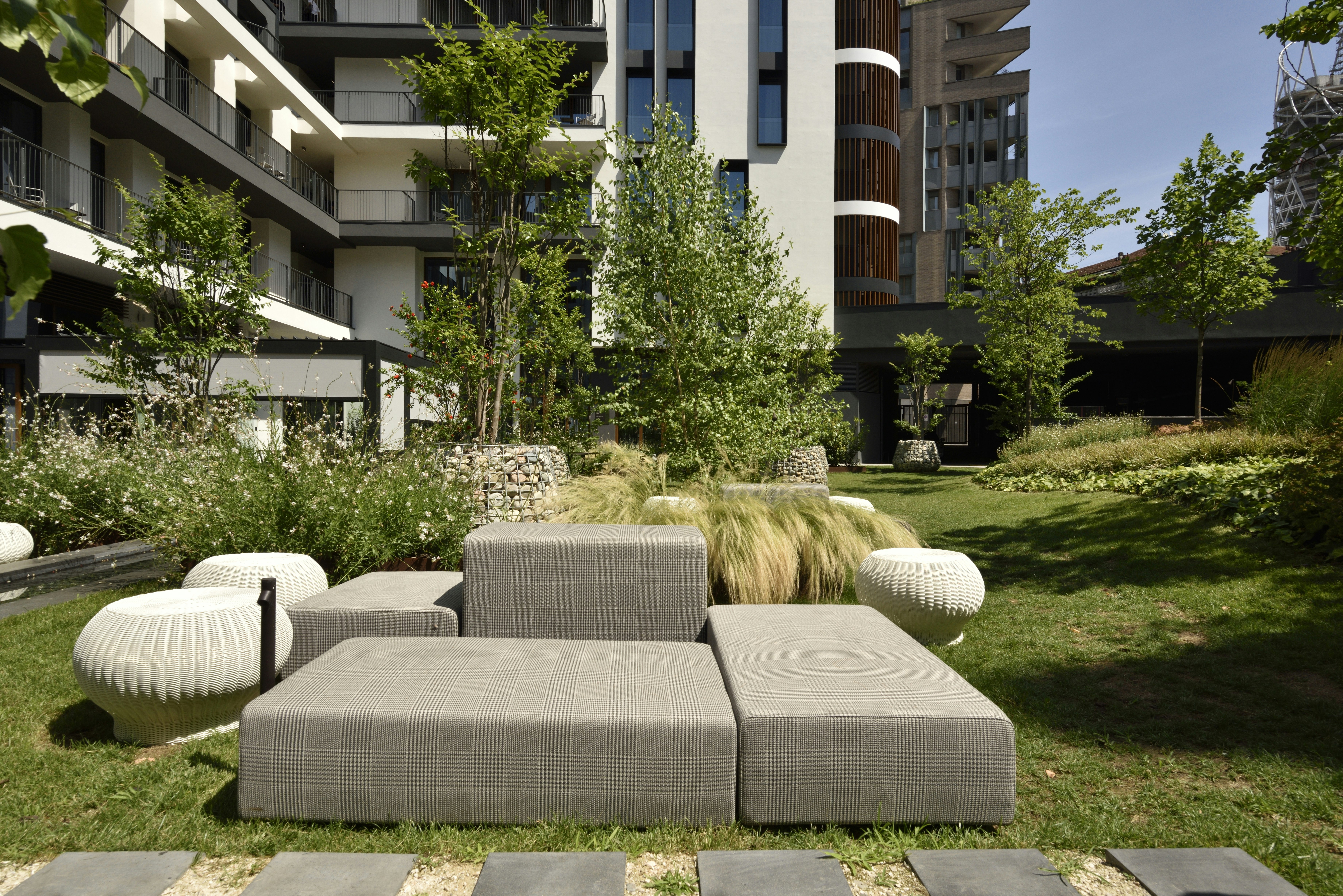 Milano Verticale UNA Esperienze 70/77