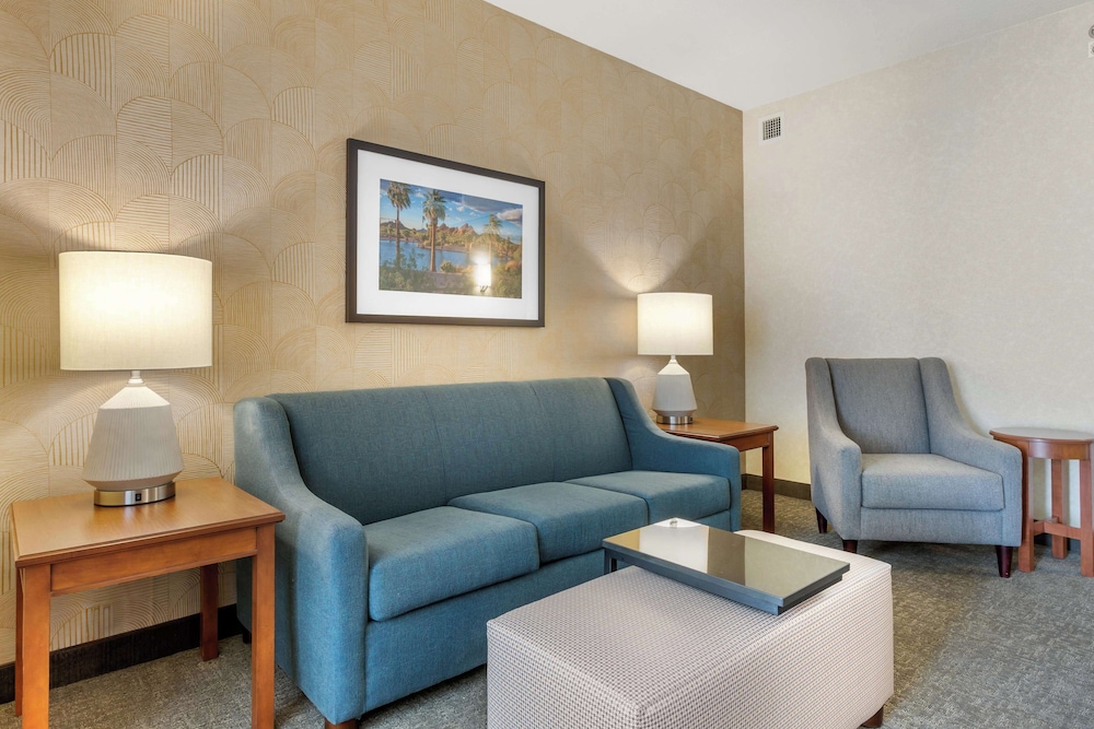 Drury Inn & Suites Phoenix Tempe 30/50
