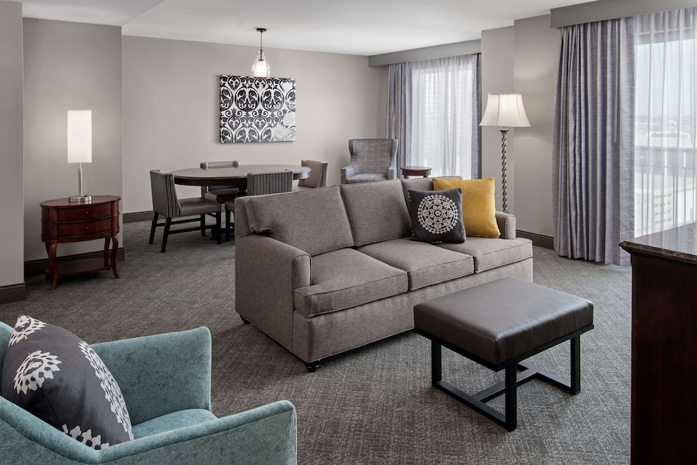 Embassy Suites By Hilton San Antonio Riverwalk Downtown 30/70