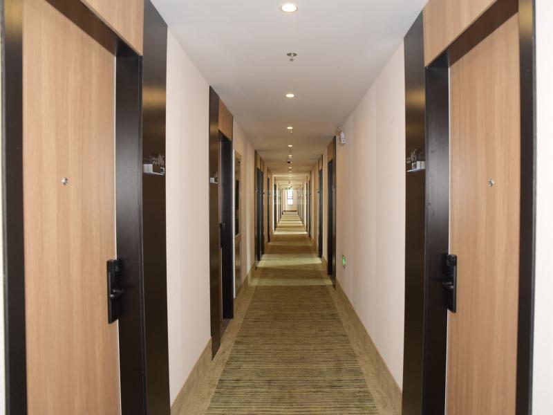 格林豪泰上海崇明岛陈家镇智选酒店(GreenTree Inn Shanghai Chongming Island Chenjia Town Express Hotel) 图片2