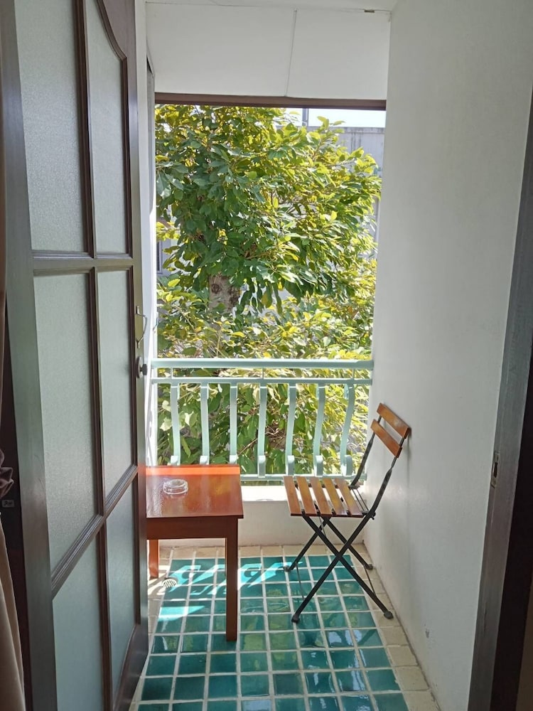 Sri-Pat Guesthouse 7/59