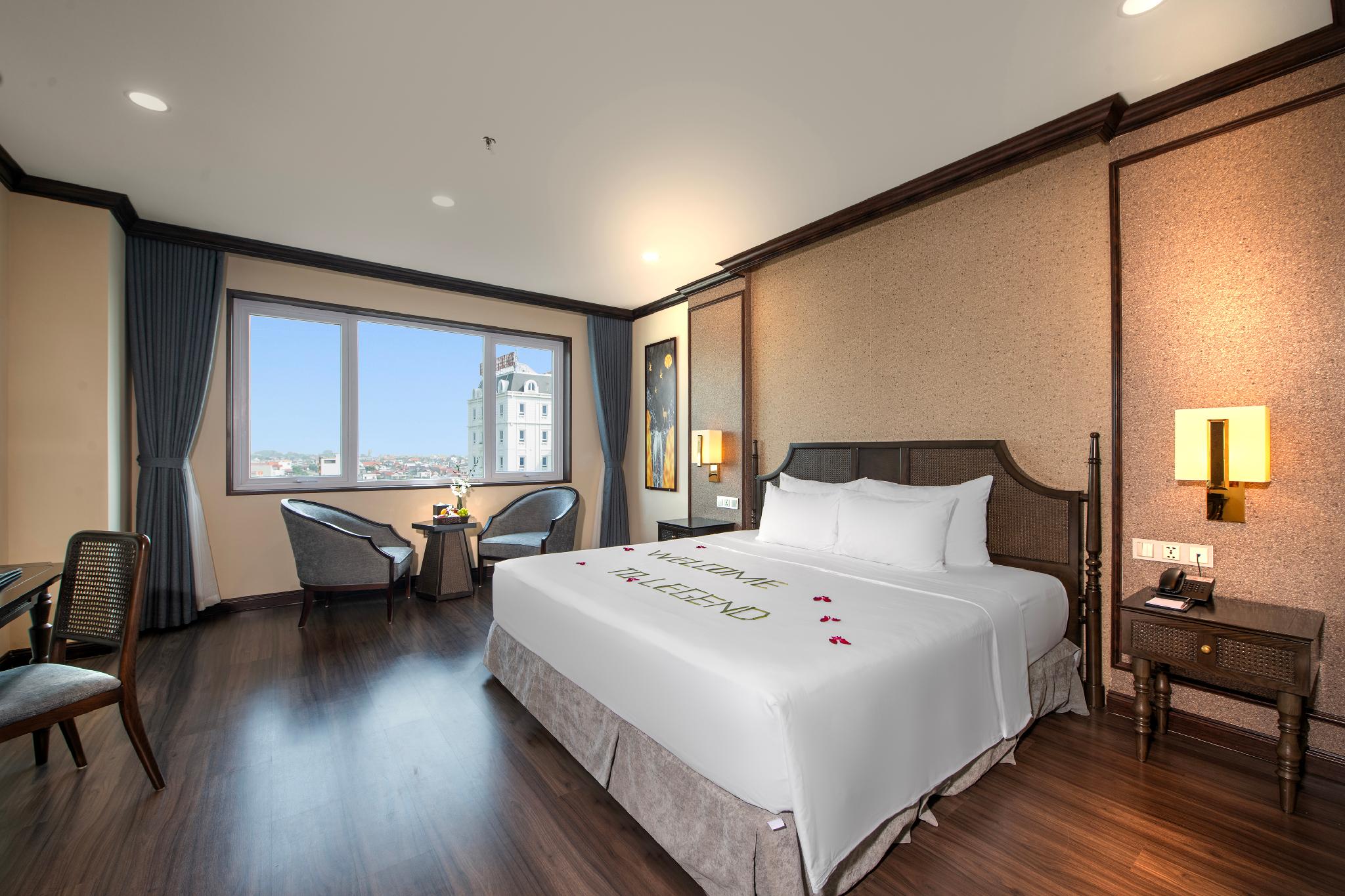 Grand, Suite, King Bed