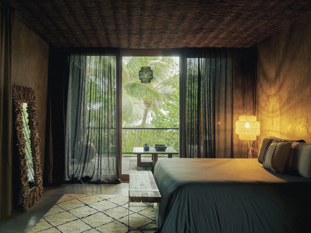 SUITE, OCEAN FRONT, PLUNGE POOL